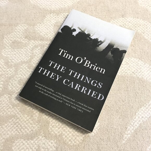 'The Things They Carried' Softcover By Tim O'Brien - Picture 1 of 6